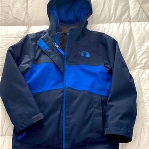 Boys North Face xs (6).  Dryvent